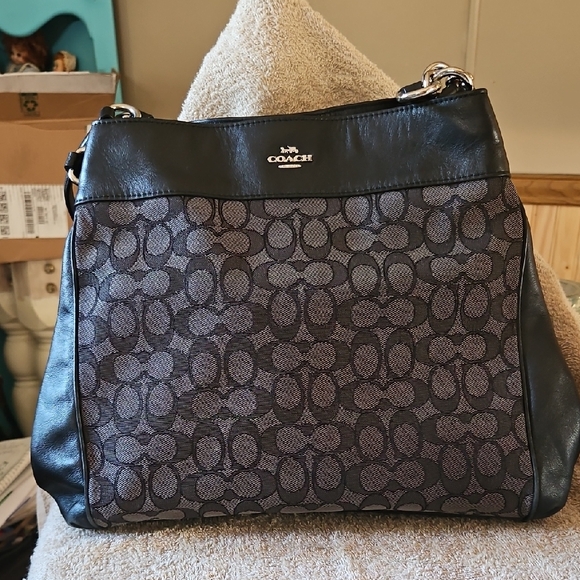 Coach Black and Grey Signature Shoulder Bag - Picture 1 of 16